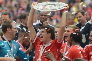 澳超半场：泰勒、罗斯造杀机，喷气机暂0-0悉尼FC（澳超半场战报：泰勒、罗斯频造险情，纽卡斯尔喷气机暂0-0悉尼FC）