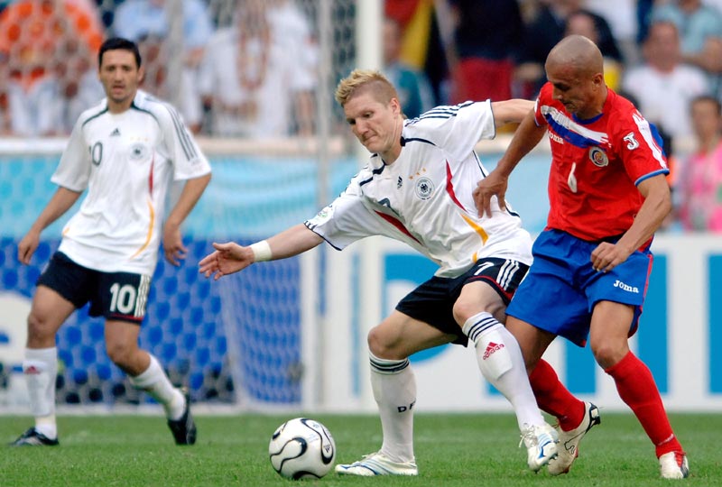 奥巴梅扬单赛季直接参与7球，欧冠史上36+岁球员第二人（奥巴梅扬单季制造7球，成欧冠历史36岁及以上球员第二人）