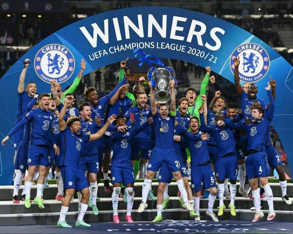 意媒：拜仁天才边锋利契纳或离队，尤文和米兰等队有意争夺（意大利媒体：拜仁新星边锋利契纳可能离队，尤文、米兰等队竞逐）