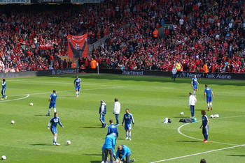 TA：阿森纳本赛季如走钢丝般惊险前行，但他们很少犯错（TA：阿森纳本季如履薄冰，却极少出错）