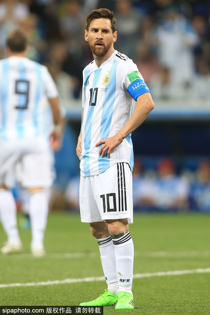 马卡：贝林厄姆现在踢的是团队足球，皇马已经离不开他（马卡：团队型贝林厄姆已成皇马不可或缺）