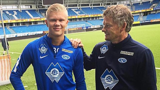 记者：邵佳一执教国足会带着部分在青岛西海岸的助手（记者：邵佳一若执掌国足，将携青岛西海岸部分助手）