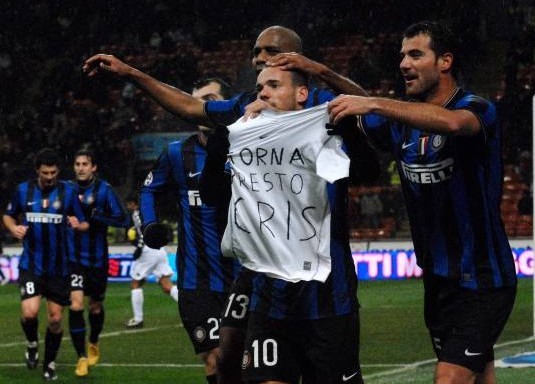 记者：米利唐左腿腘绳肌受伤，伤势令人担忧（记者：米利唐左腿腘绳肌受伤，伤情不容乐观）