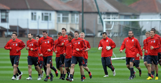 国安凯旋归来！足协杯夺冠背后的故事与战术解析（国安问鼎足协杯：夺冠幕后故事与战术解读）