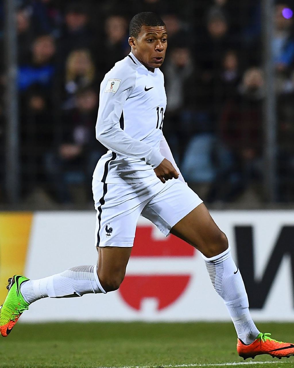 斯维拉尔：这是我人生中最美好的一年；我会永远感激德罗西（斯维拉尔：生涯最美一年，永远感谢德罗西）